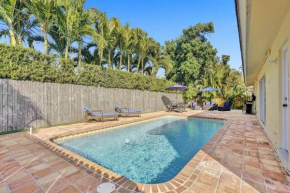 Beautiful 4 Bedrooms/Pool/Walk to beach